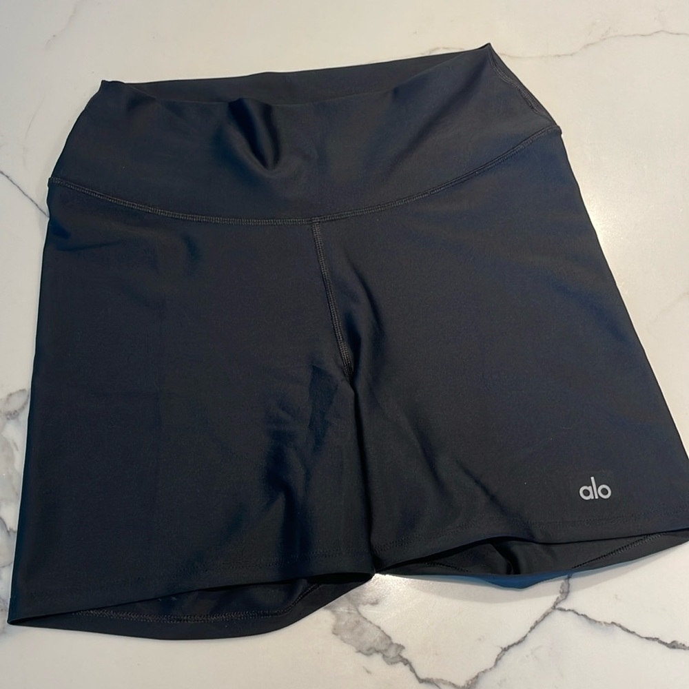 Alo Airlift Bike Short - Size L